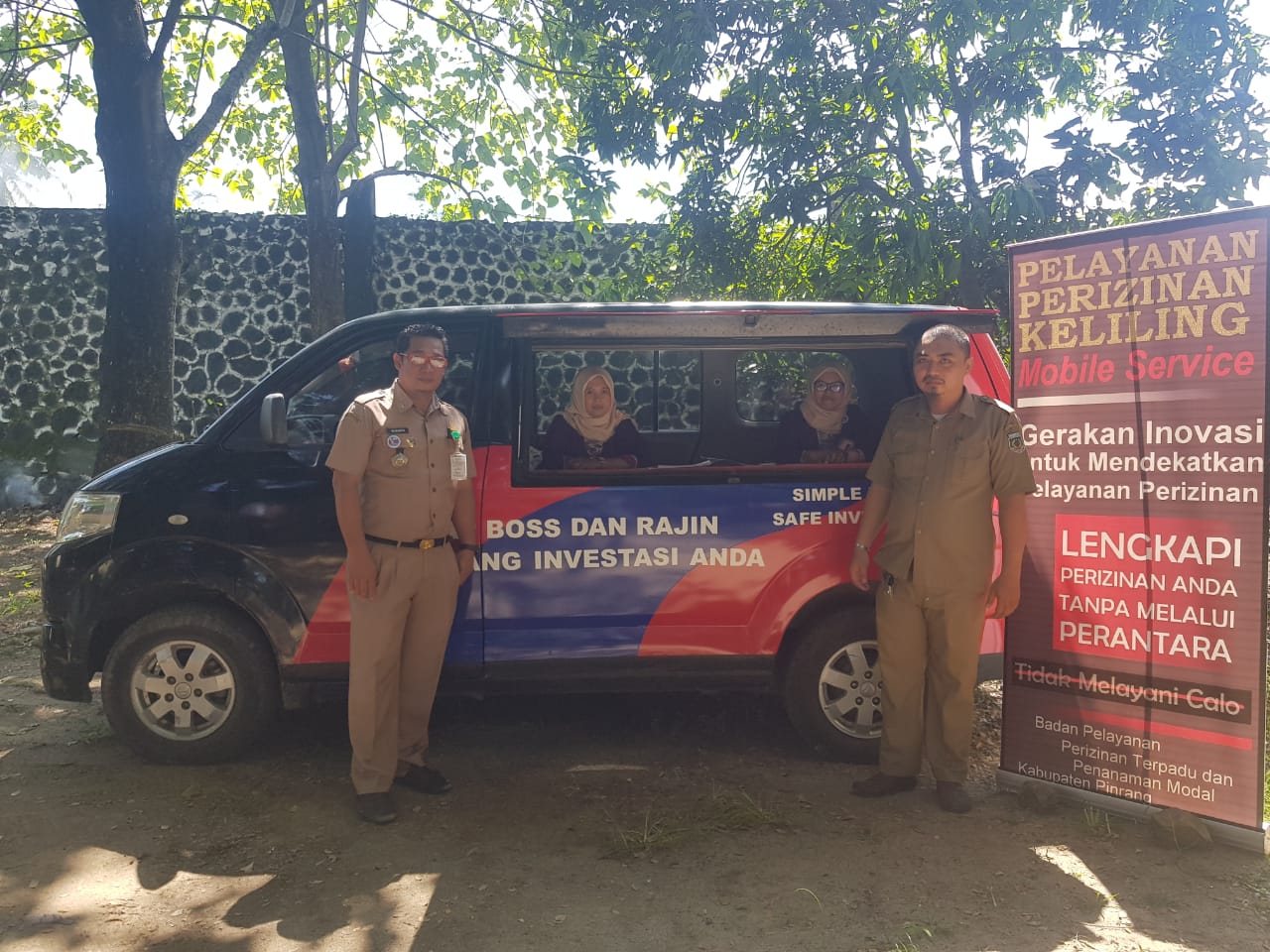 DPMPTSP Pinrang Gelar Pelayanan di Halaman Kantor Camat Paleteang