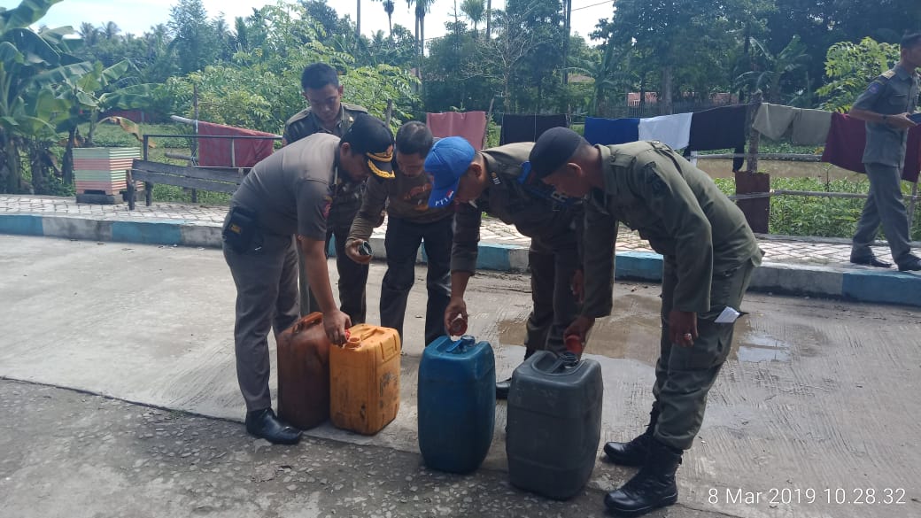 Satpol PP Pinrang Sita 120 Liter Miras