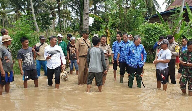Bupati Pinrang Tinjau Lokasi Terdampak Banjir