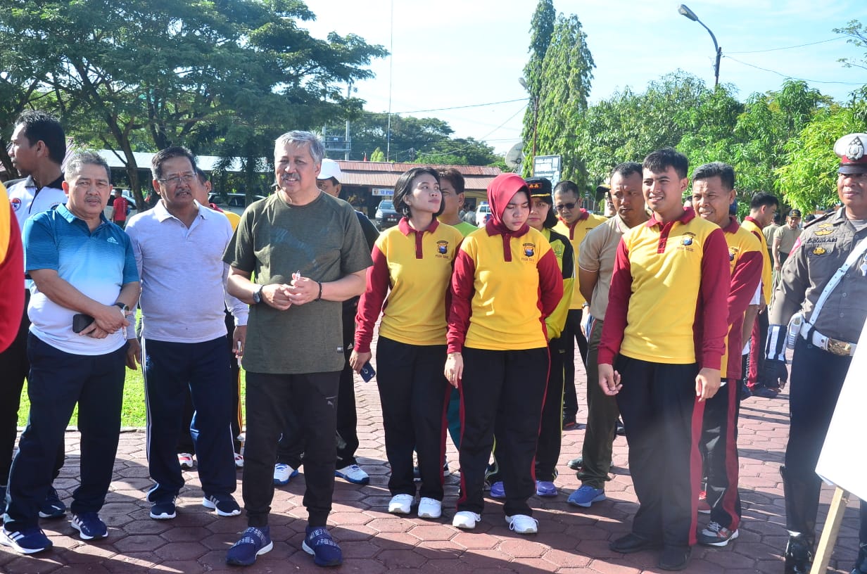 Bupati dan Wakil Bupati Pinrang Senam Bersama Jajaran Polres Pinrang