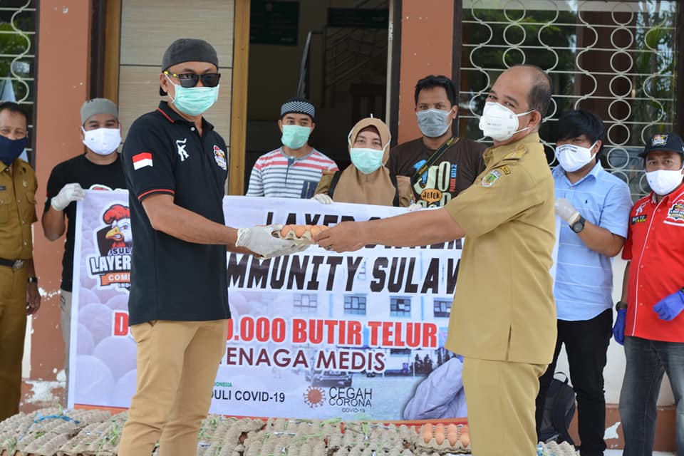 Tenaga Medis Pinrang Terima Sumbangan