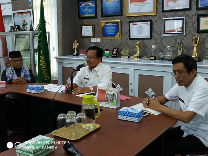 Wabup Pinrang Pimpin Rapat Terbatas Pelaksanaan Ibadah Ditengah Pandemi Corona