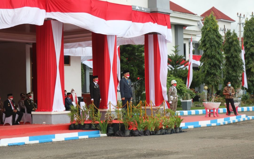 Ketua DPRD Pinrang Didaulat Menjadi Inspektur Upacara Penurunan Bendera