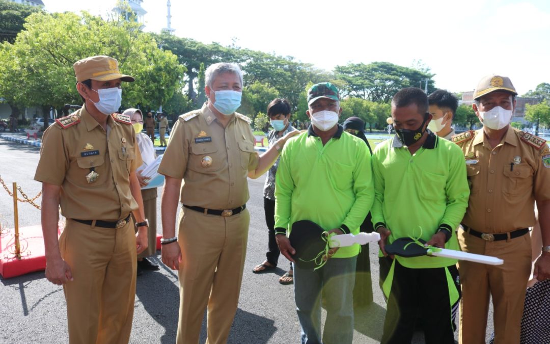 Pemkab Pinrang Terima 9 Unit Kendaraan Operasional Kebersihan