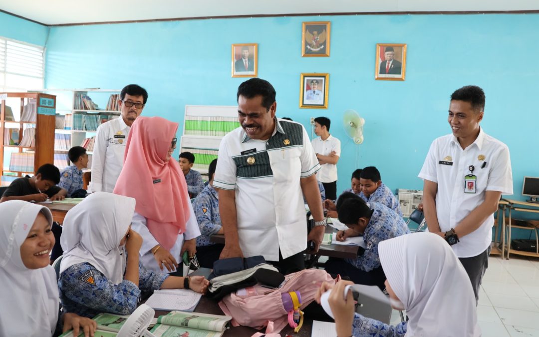 Pj.Bupati Pinrang Kunjungi SDN 240, SDN 16 dan SLTP 1 Pinrang