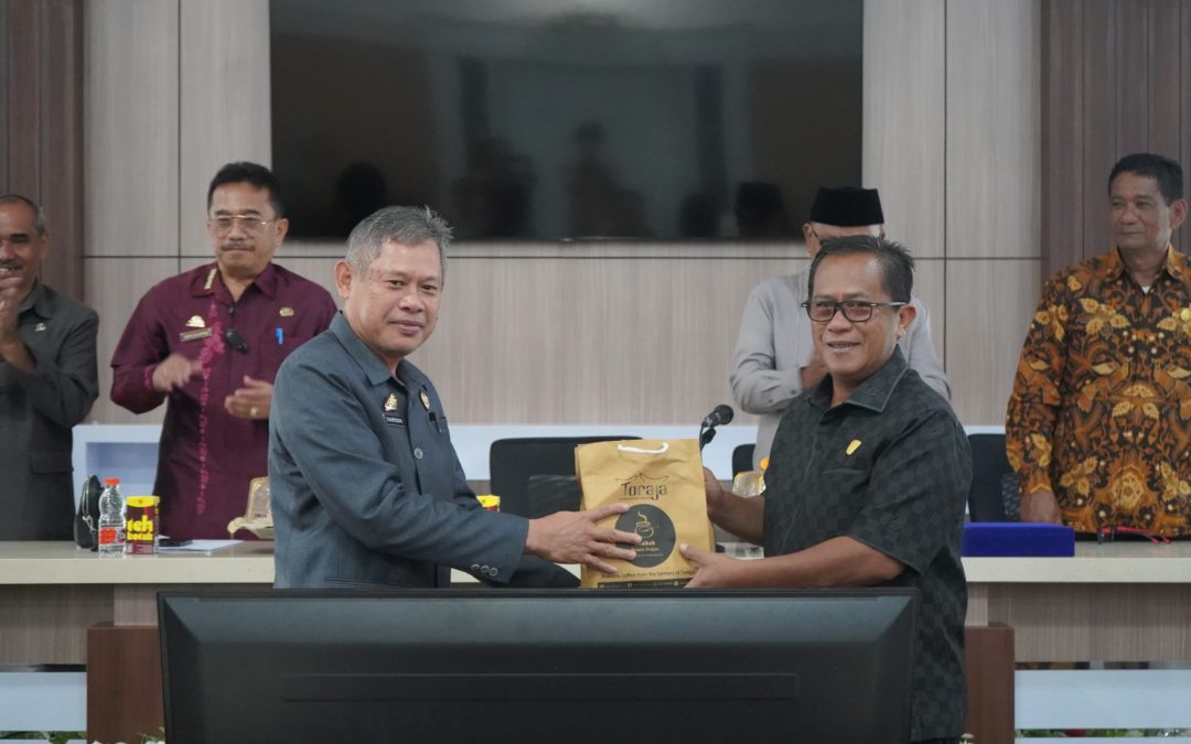 Asisten Pemerintahan dan Kesra Wakili Pj.Bupati Terima Rombongan Study Tiru DPRD Torut