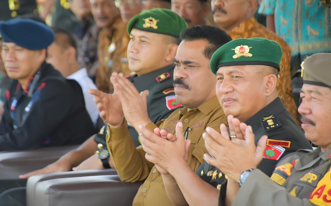 Danyonif 721/Makkasau Berganti, Pj. Bupati Pinrang Hadiri Upacara Sertijab di Mako Yonif 721/Makkasau