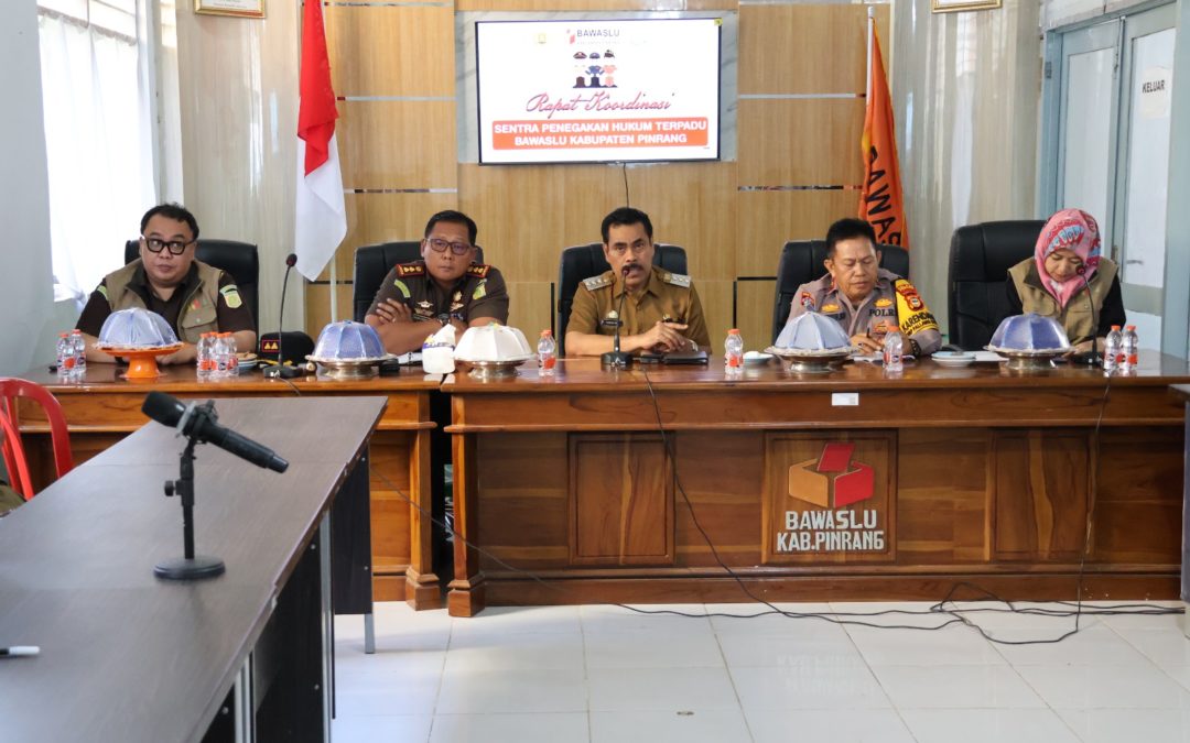 Pj. Bupati Pinrang Hadiri Rapat Koordinasi Sentra Penegakan Hukum Terpadu Bersama Bawaslu