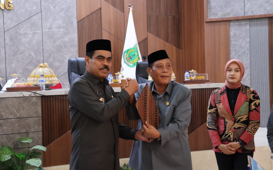 Pj. Bupati Pinrang Hadiri Rapat Paripurna DPRD Penetapan Propemperda dan Persetujuan Rancangan Perda APBD 2025