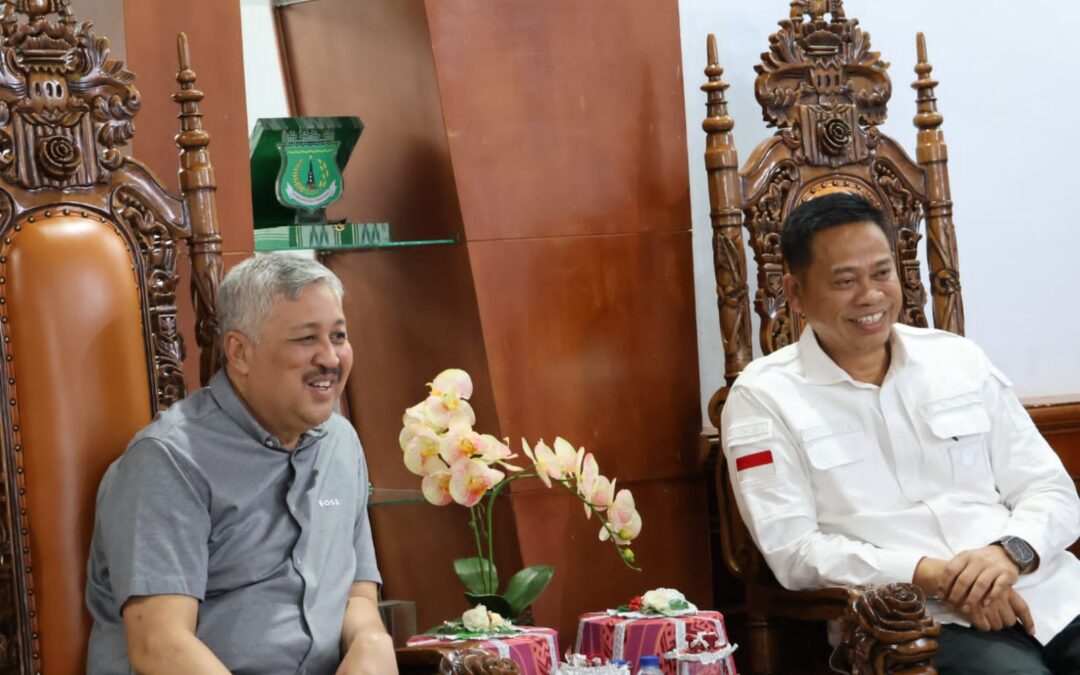 Bupati Pinrang Jamu Kepala BSIP Prof. Fadjry Djufry dalam Buka Puasa Bersama