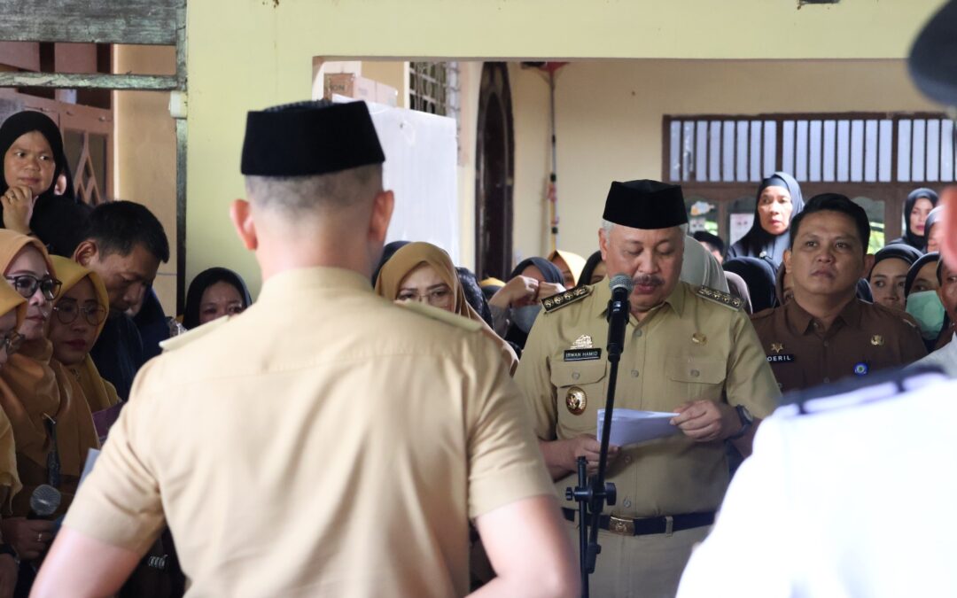 Bupati Pinrang Lepas Jenazah Camat Tiroang, Kenang Sosok Pemimpin Berintegritas